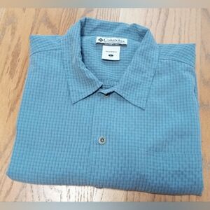 Columbia Men's Blue Small Plaid Short Sleeve Shirt Size L
